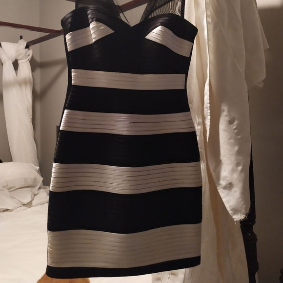BCBG dress, size 6, black and white - Picture 2 of 4